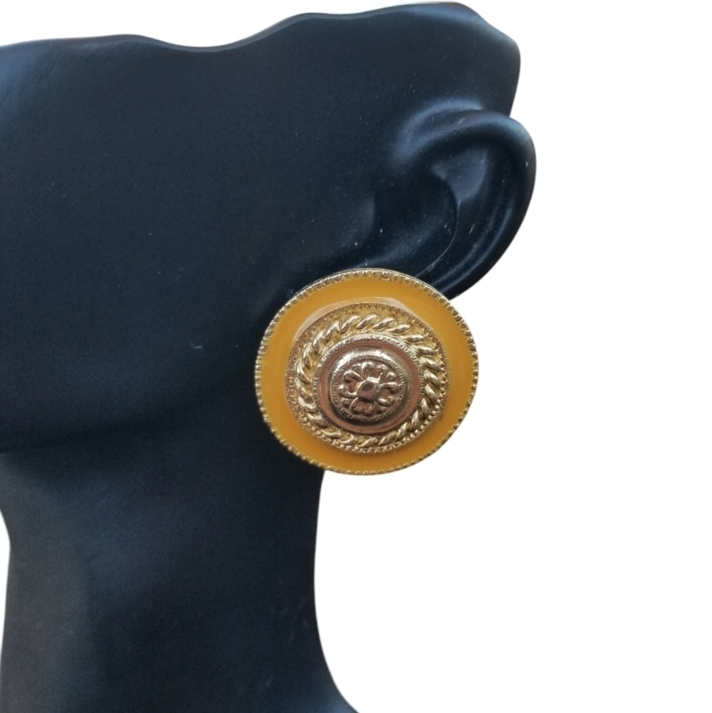 NAN LEWIS 1980s LARGE GOLDTONE & ORANGE ENAMELED  MEDALLION CLIP ON EARRINGS